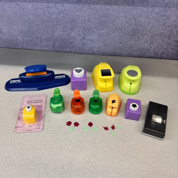 Lot of 11 Assorted Craft Paper Punches Set - Shapes Include Leaf Heart & More - Picture 1 of 13